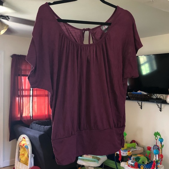 Purple Top with Peep Hole in Back - Picture 1 of 2